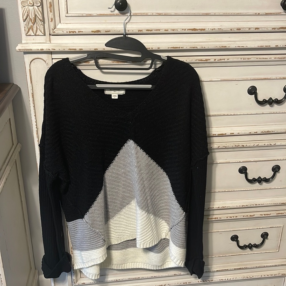 Woman’s High-low  Sweater
